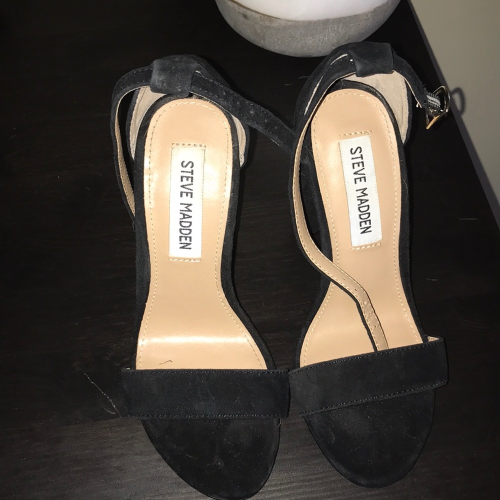 Steve Madden Carrson Black Suede Heels